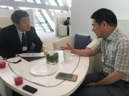 蒋锡培与清华大学经济管理学院教授、苏世民书院院长李稻葵教授交流 蒋锡培与清华大学经济管理学院教授、苏世民书院院长李稻葵教授交流