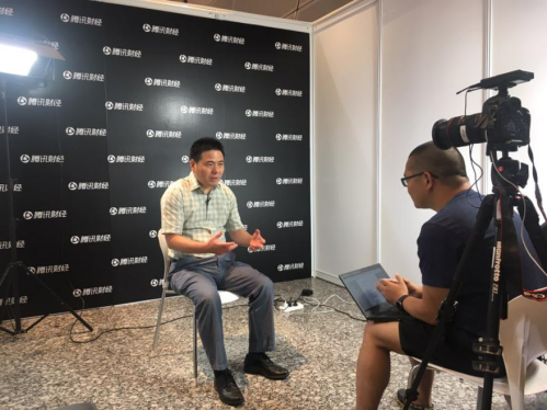接受腾讯财经专访 接受腾讯财经专访
